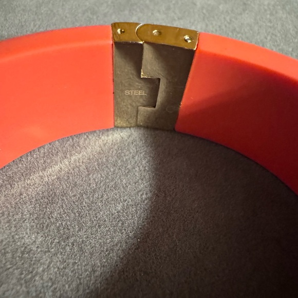 Fossil Salmon Pink Hard Plastic Gold Tone Steel Bracelet - Picture 3 of 7